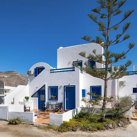 Georgia's Comfort * Perivolos (Santorini)