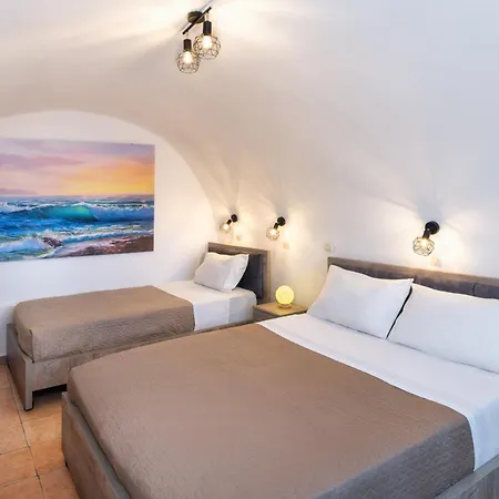 Georgia's Comfort Apartment Perivolos (Santorini)